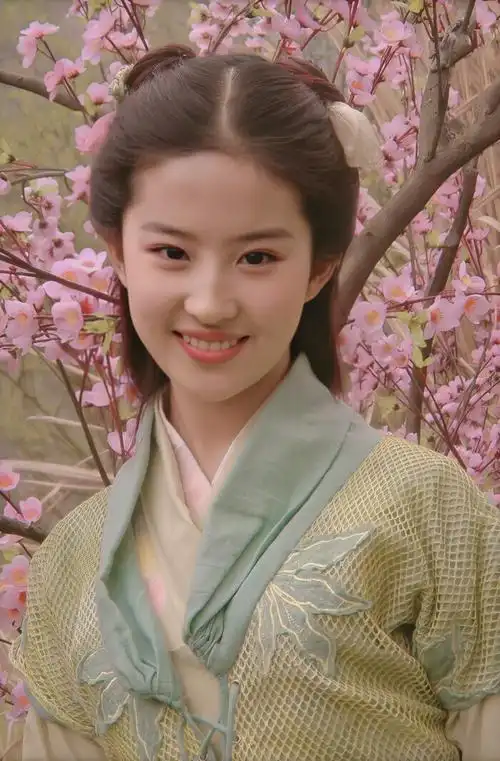 赵灵儿时期的刘亦菲 | 灵气满满,天真无邪.