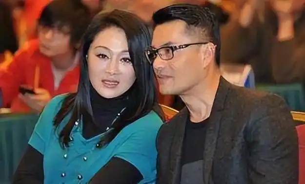 回顾著名演员王姬事业和情感坎坷有泪如今仍将29岁智障儿子当宝