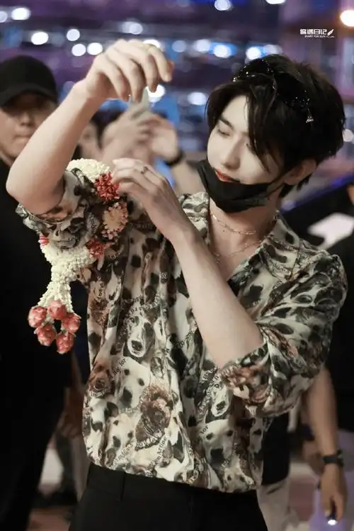 蔡徐坤跑男录制送演唱会门票 跑男团或将齐聚巡演现场_歌迷_行程_邀请