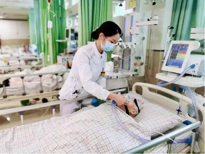 垫江县中医院二季度"v 护理·榜样护士"刘露:躬耕岗位十二载,日夜坚守