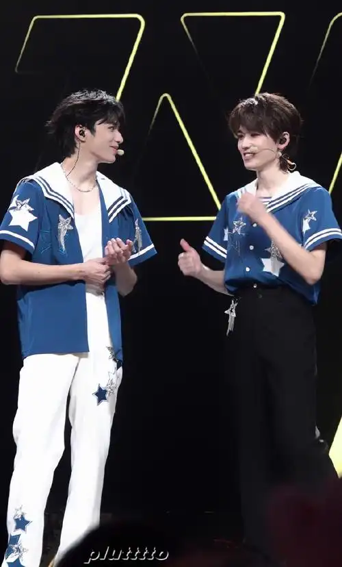 文轩世界第一初恋##宋亚轩刘耀文合唱对视