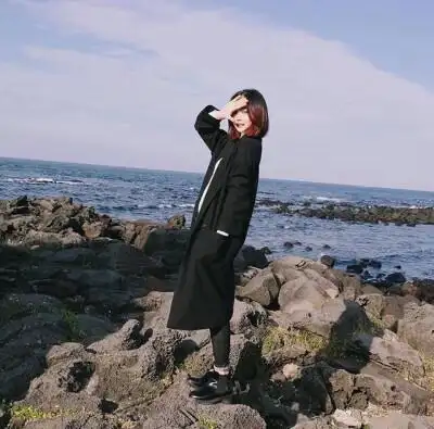 短发女生侧脸头像