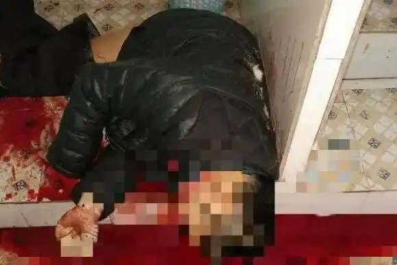 受害人据知情人介绍,被害人是滨海县通榆镇万岗小学的一名数学老师,46