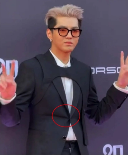 吴亦凡又胖了!直播时脸肿身材也发福,男明星胖了真的不行