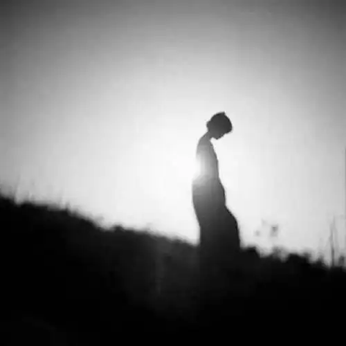 关于一个人离开的伤感说说文案发朋友圈说说大全