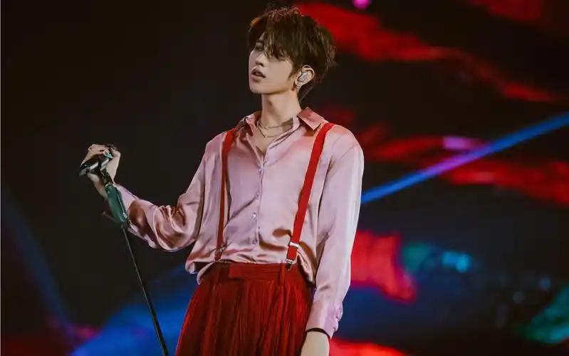 【蔡徐坤】《wait wait wait》个人巡回演唱会20230617香港场