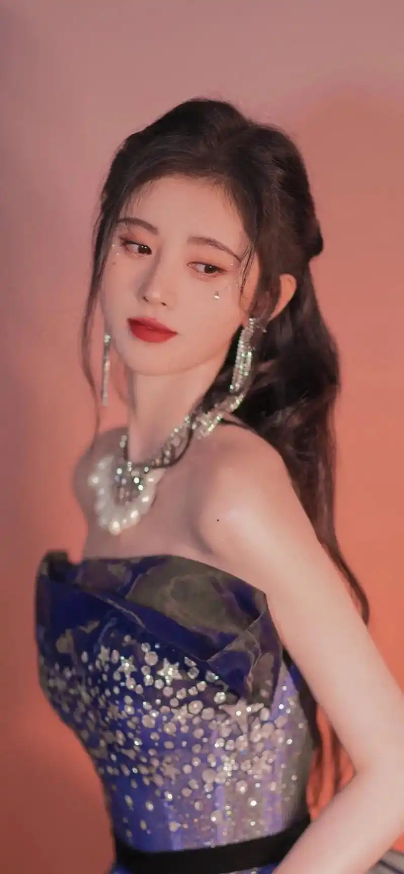 2020年的图片鞠婧祎的美照现在才发现所以我就斗胆来发个视频希望家