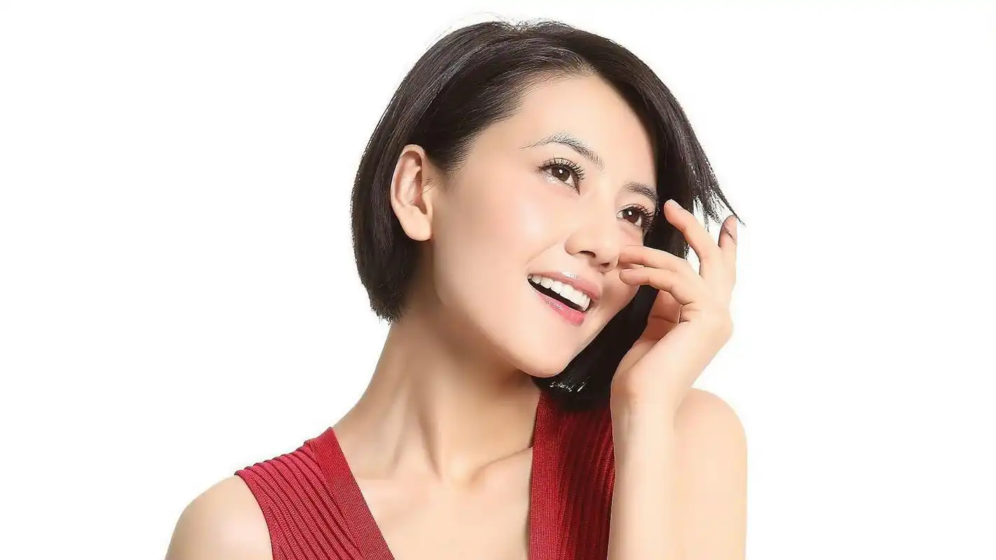 短发美女高圆圆