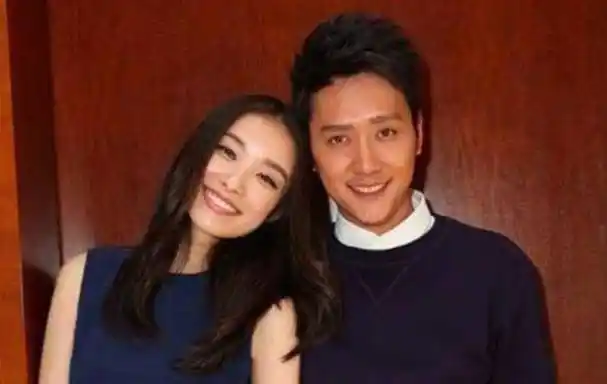 原创三年之痒冯绍峰对比初恋和倪妮赵丽颖的结局并不太差