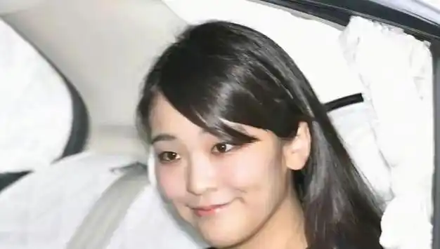 是满脸的神采飞扬出嫁前,一脸雍容你再看看,生在罗马的真子公主你看看