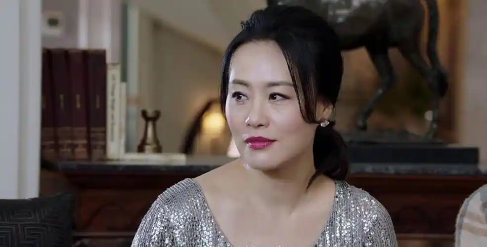 惊艳了时光,母亲曾经惊艳了"中国影坛",女儿成为"全球最美"_邬君梅