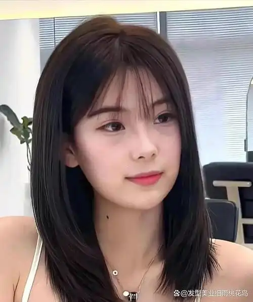 锁骨发烫不烫都好看,优雅又显气质,是女生最爱的发型之一,搭配微卷的