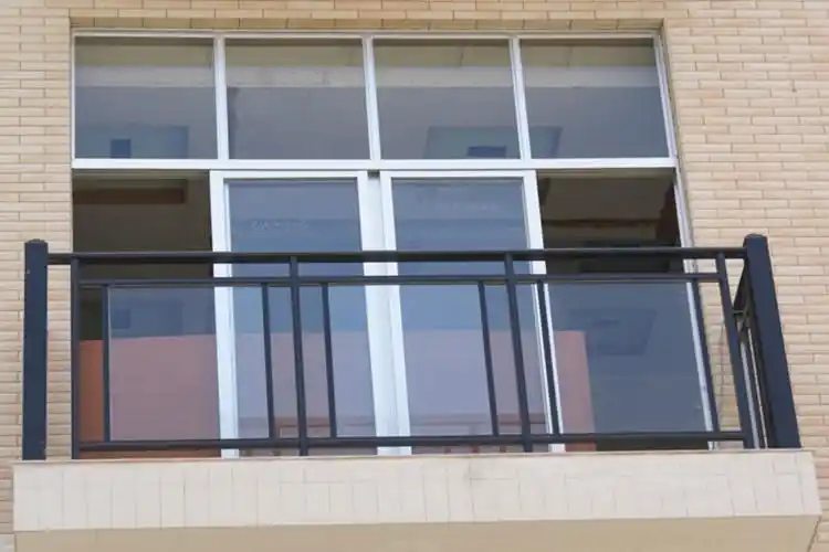 厂家直销帕达龙夹玻璃铝合金栏杆阳台楼梯扶手 飘窗围栏pad