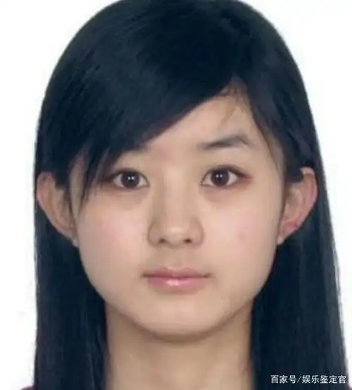 相信很多人并不知道赵丽颖出道前的样子,如今再来看一下其实变化很大