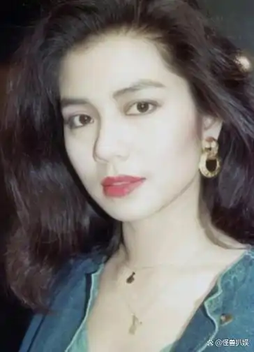 钟楚红:年轻时她颠倒众生,现在优雅老去,她的美贯穿