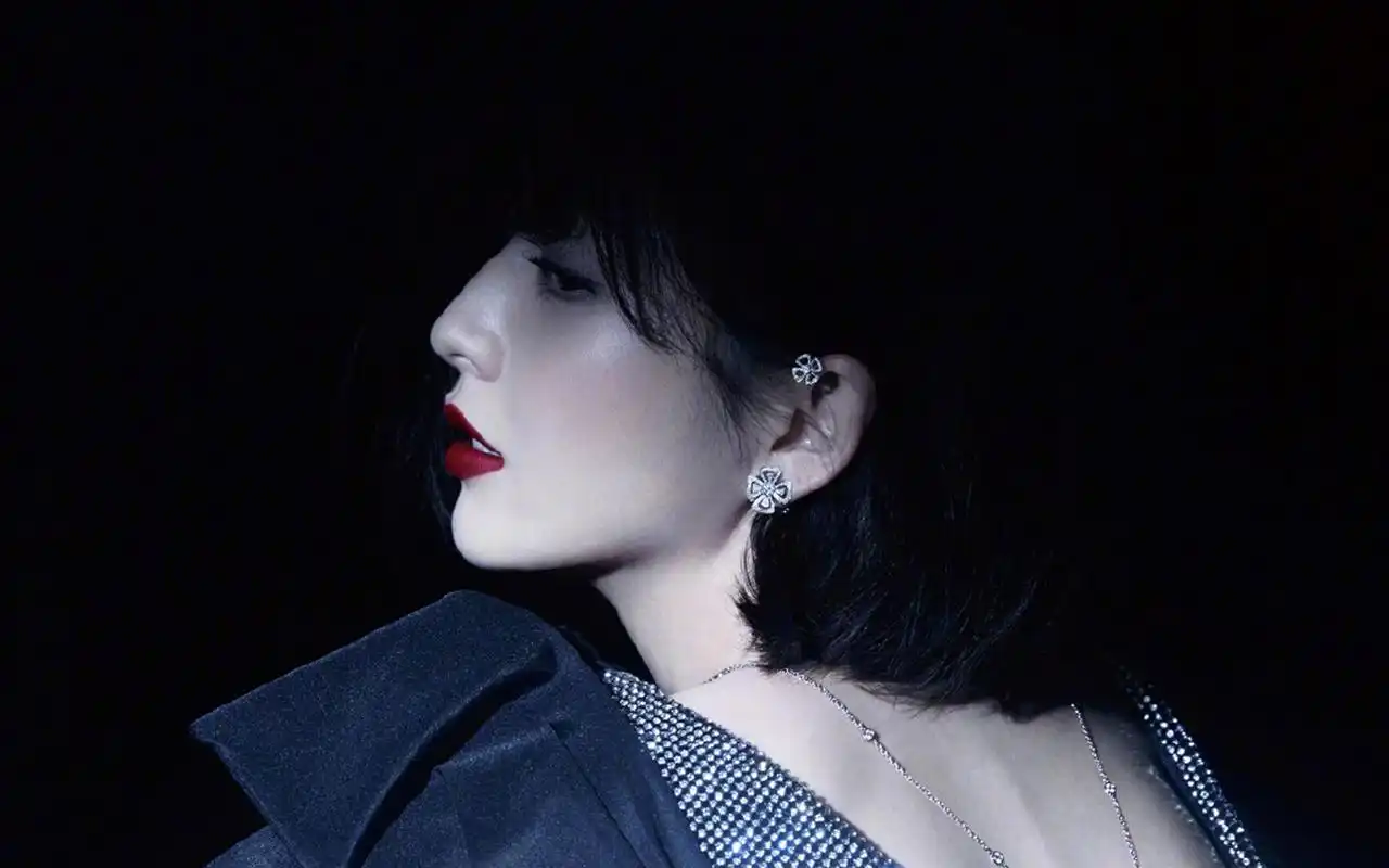 佟丽娅性感魅惑写真图片桌面壁纸