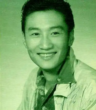 谢贤郑少秋许冠杰年轻帅图被曝_港台星闻_明星-超级明星