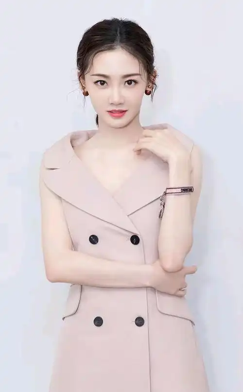 温柔可人的女明星苗苗图集