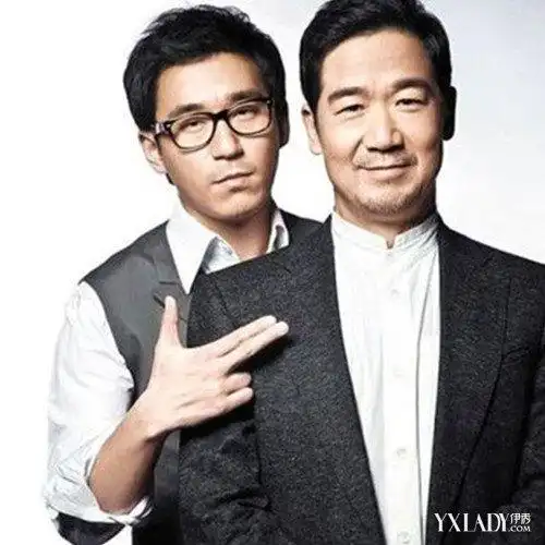 张默房祖名照片对比眉宇间竟有几分相似