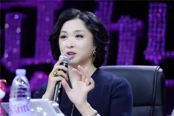 金星第一任妻子长相貌美如花离婚时还怀着孕如今过得怎样了