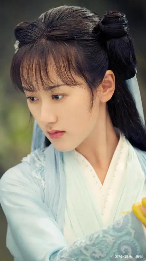 《琉璃》袁冰妍剧中高清美图欣赏,扮相挺漂亮的,但少了几分清冷