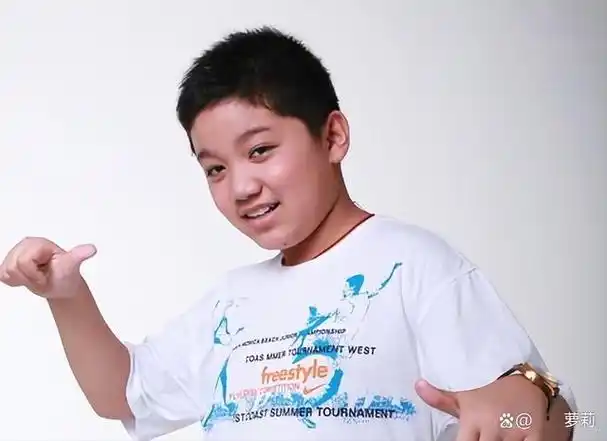 相信大家都还记得《家有儿女》里的"小雨"尤浩然.