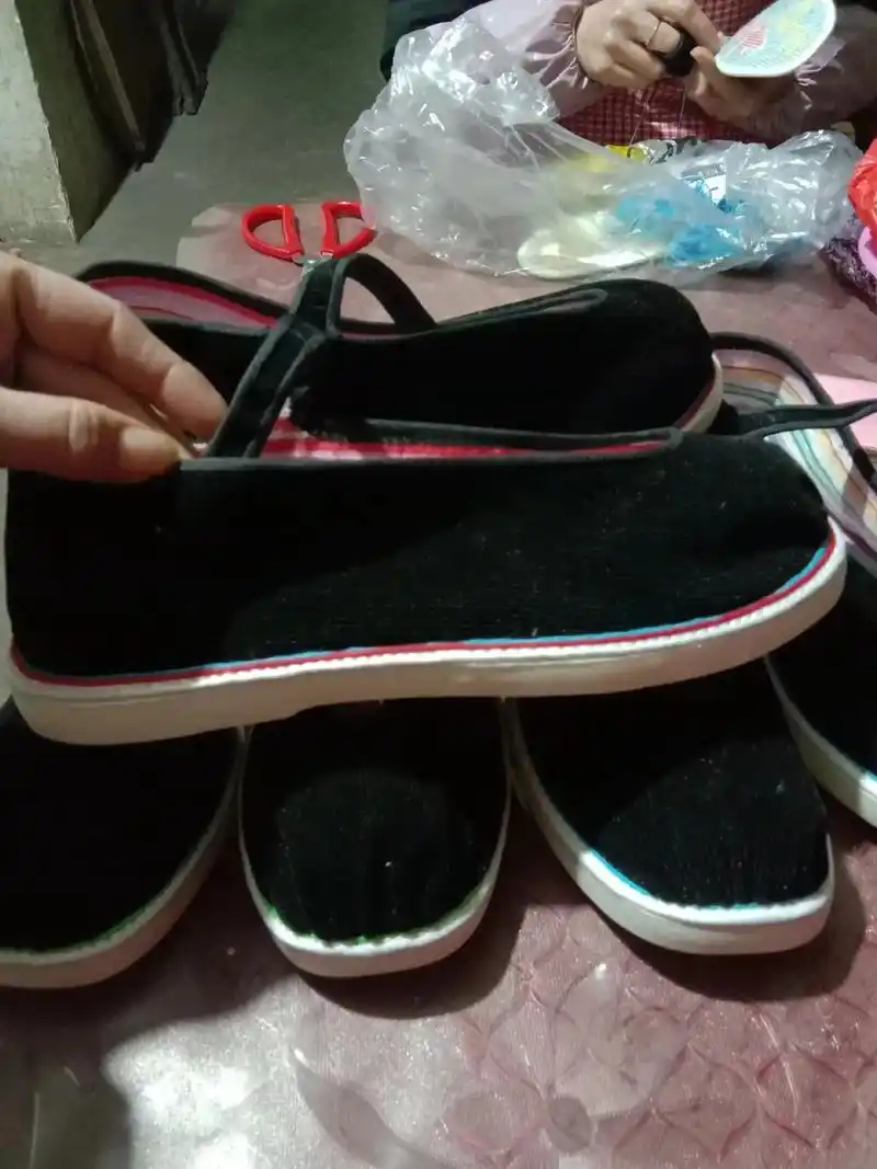 纯手工千层底布鞋 ,传统手艺 . - 抖音