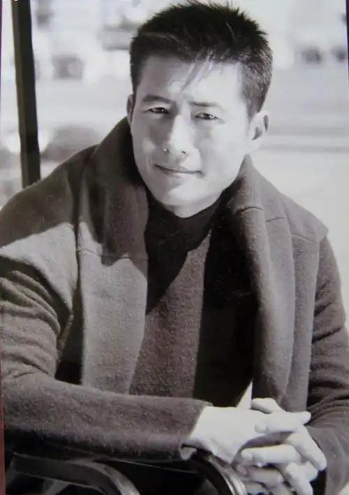 高曙光年轻时候的照片真帅他现任妻子王玲为鱼子酱公司高管江都在线