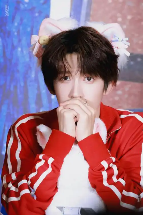 刘宇签售会饭拍图#97#刘宇百变小甜c#超级可爱鬼97@刘宇yu