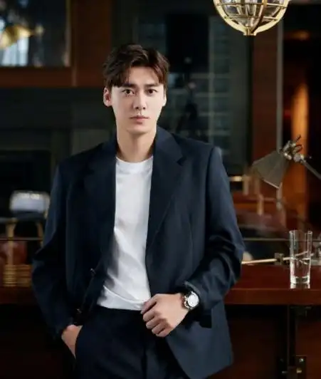 金晨李易峰恋爱了两人亲密照曝光网友我服了