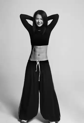 谭维维八块腹肌