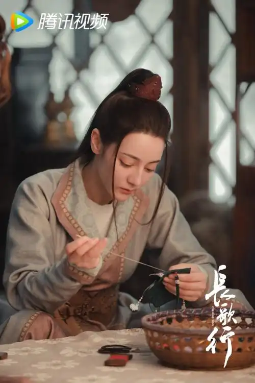 迪丽热巴长歌行热播狠强惨李长歌获好评