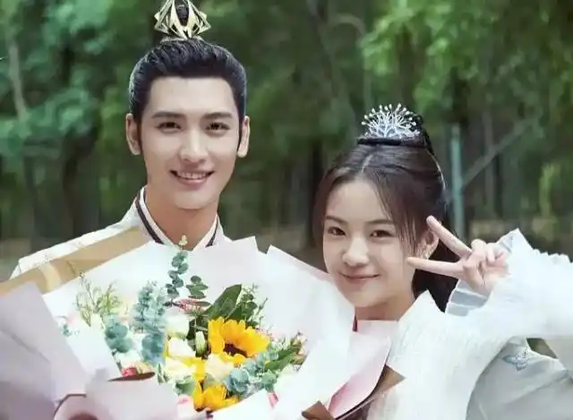 花好月圆杀青,李庚希首次挑战古装,与黄俊捷先婚后爱,网友:颜值剧情都