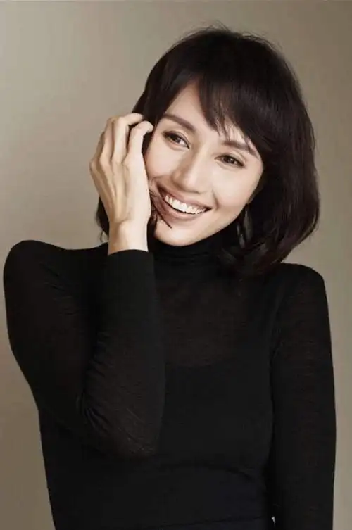 袁泉用一张照片秒杀网友,你觉得她颜值高不高?