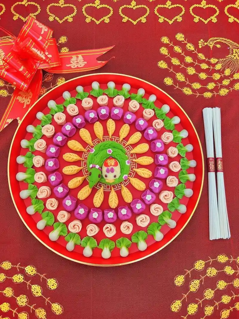 结婚用的满家饺子,颜色都是用蔬菜水果调色的 - 抖音