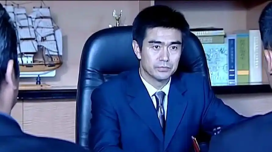 罪域:兆辉煌把赌场夜总会全部转让,身上很干净,警方抓不住把柄