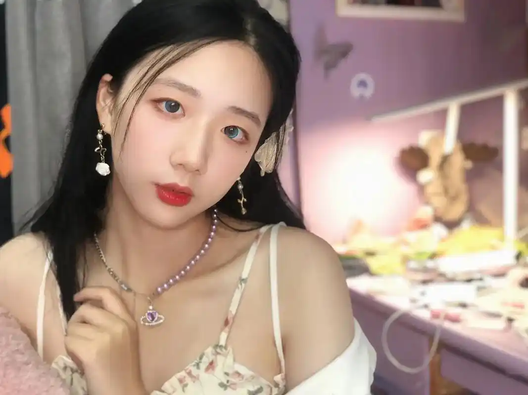 彭于晏夸我拍得真好看我就发了这是照片中的美女