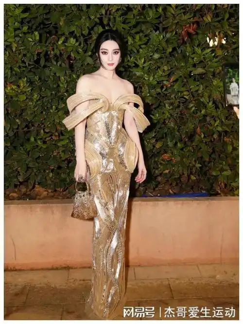 范冰冰完全不给内娱女星留机会戛纳之行6套行头一套比一套惊艳