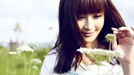 整容整到嗓子?41岁姚笛近照认尖下巴大眼睛,网友直呼不如以前