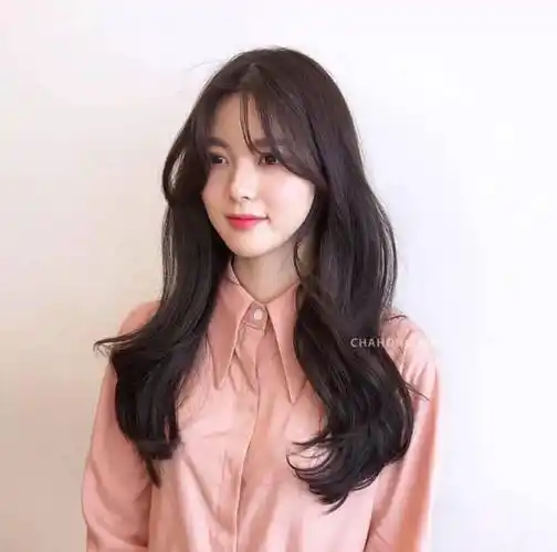 今年非常流行大波浪发型