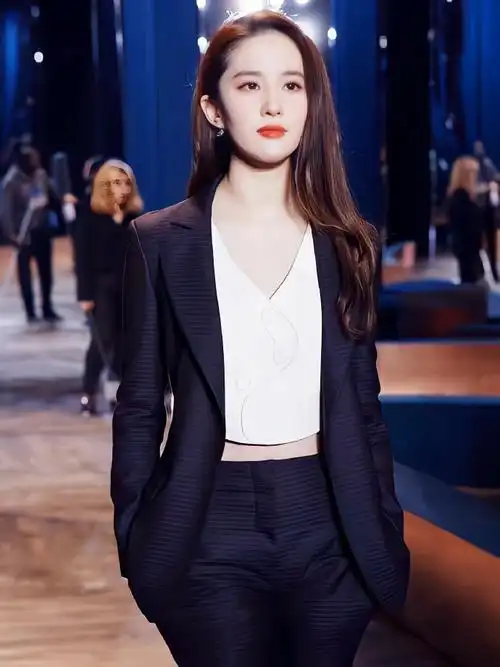 刘亦菲##刘亦菲巴黎时装周