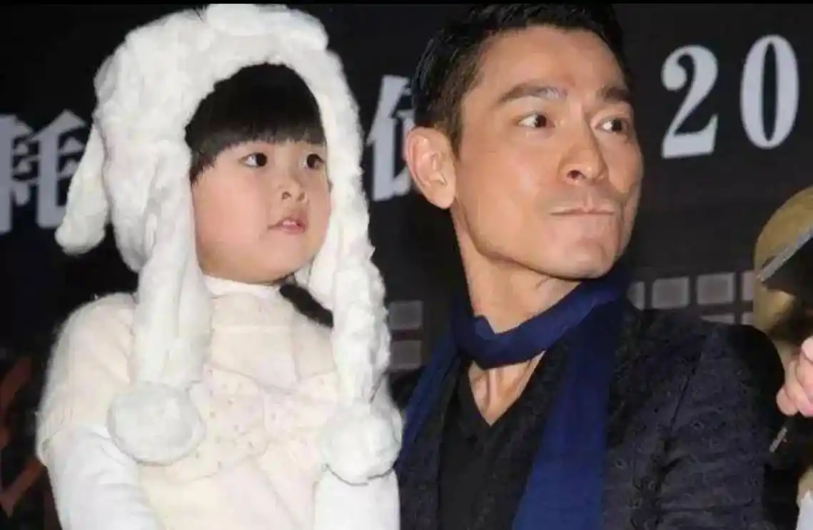 原创千金富养刘德华一年5亿保护女儿安全房产本全写女儿名字