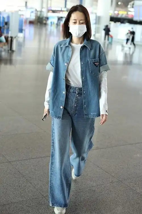 刘敏涛生图素颜状态挺好,厚上衣加围巾挺保暖,提前期|