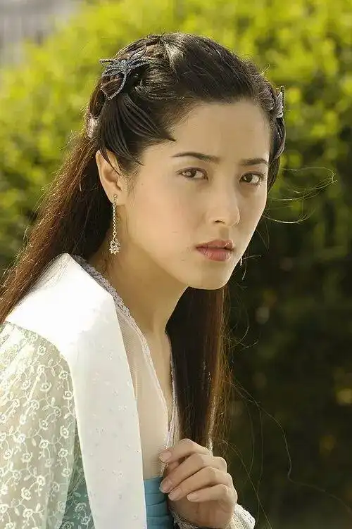 曾黎年轻时的照片