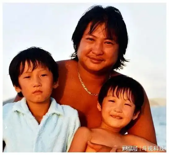 一个花名在外|胡兵|张菲|瞿颖|吴启华|洪天明|金巧巧|费玉清_网易订阅