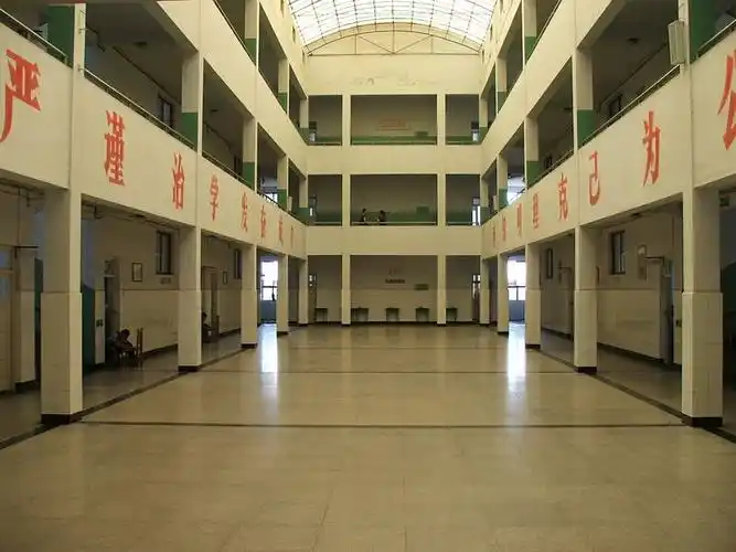 正定县弘文中学