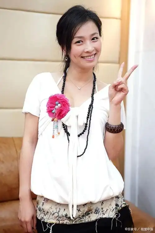 张庭——爱笑的酒窝美女