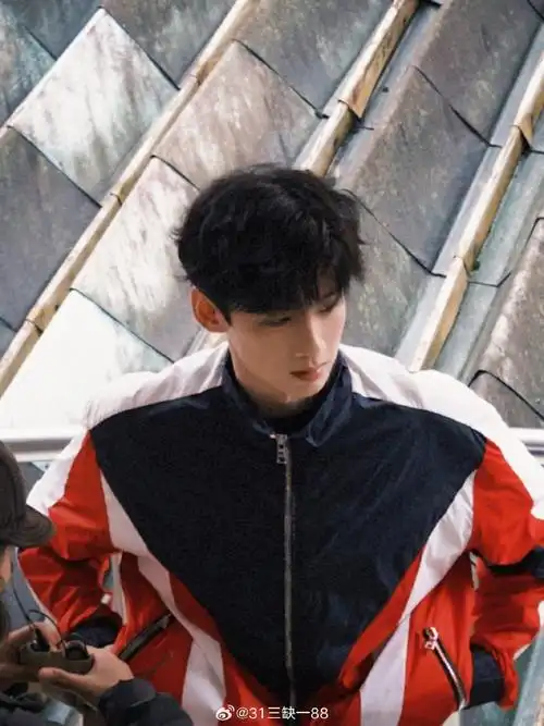 难哄站内预约破百万##难哄海报##难哄站内预约破百万##白敬亭桑延