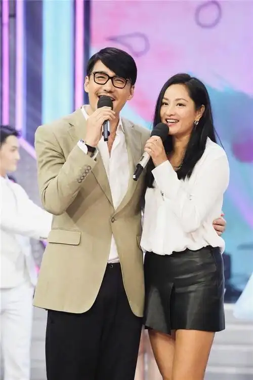 瞿颖感谢胡兵相伴的青春