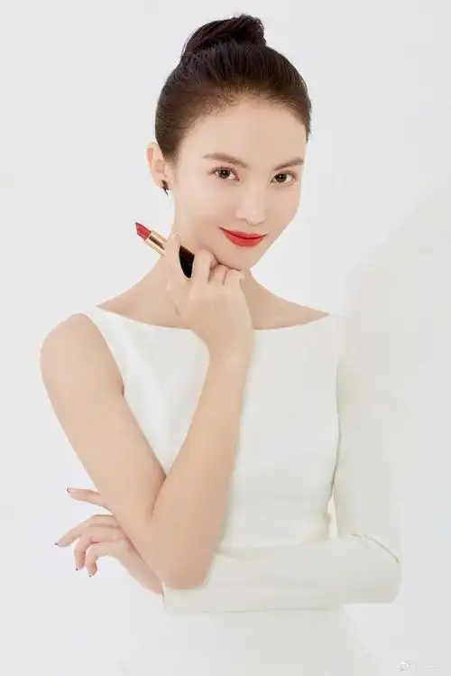 乘风破浪金晨姐姐衣品独特出众美到尖叫